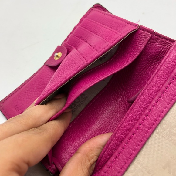 MICHAEL KORS fuchsia leather wallet - Picture 6 of 8